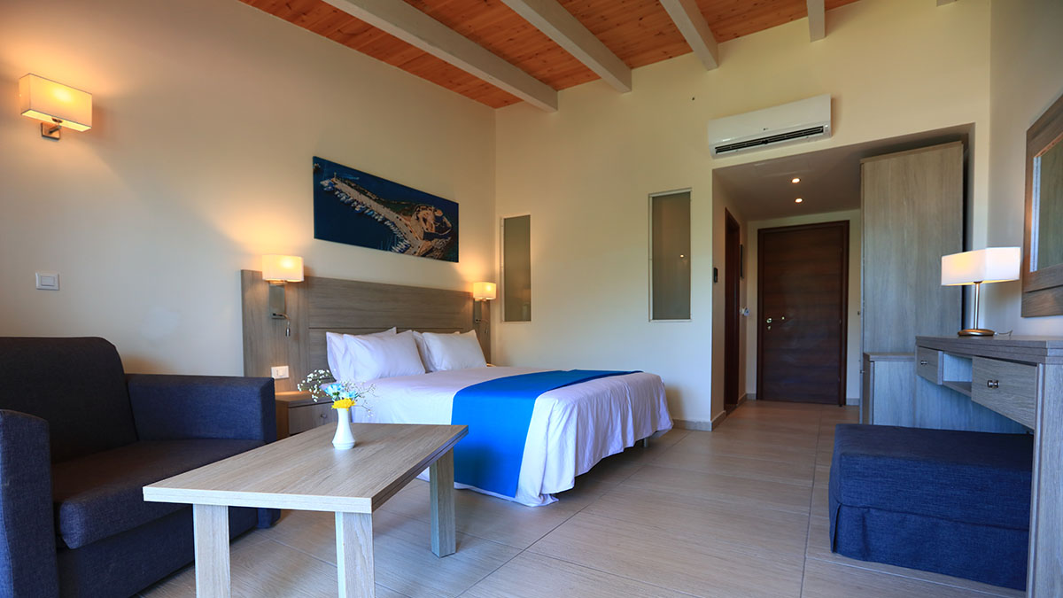 Junior Suite Side Sea View 